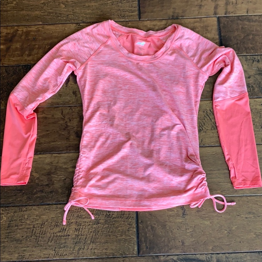 Avia Platinum workout shirt.